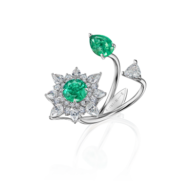 Кольцо с изумрудами и бриллиантами